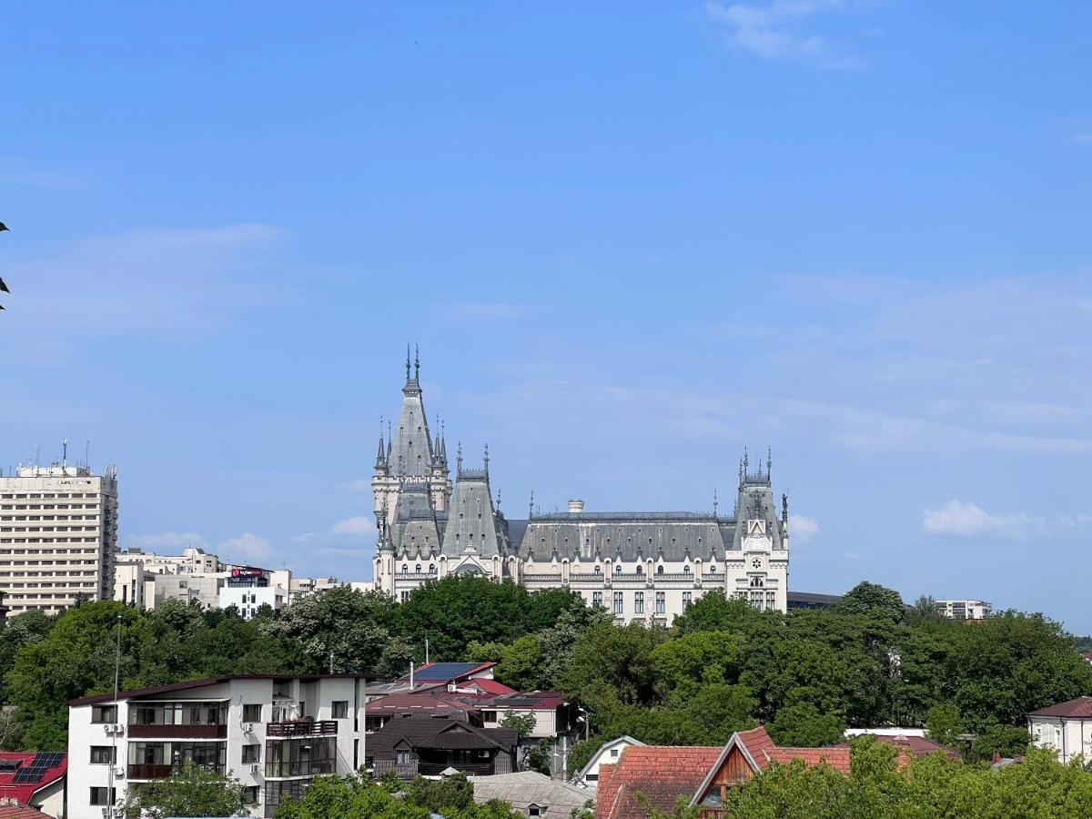 3 Rooms Apartment Palace View Iasi Buitenkant foto
