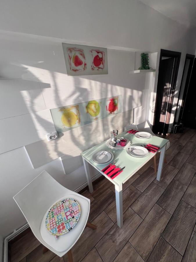 3 Rooms Apartment Palace View Iasi Buitenkant foto